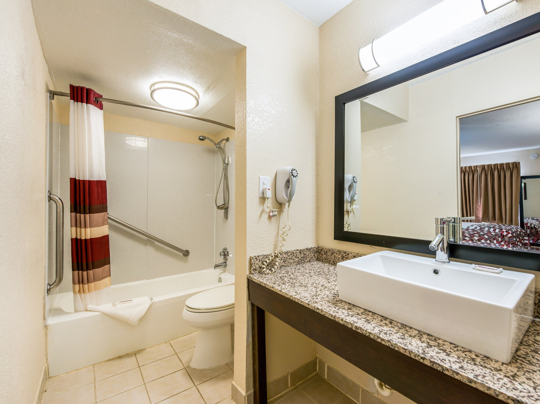 Red Roof Inn Marion, IN主图