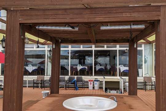 Sayan露台度假酒店主图