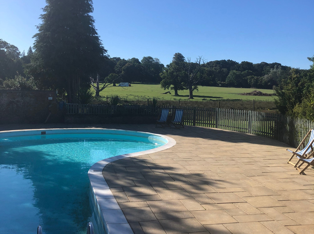 阿可仑伯利庄园酒店主图