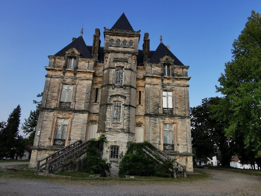 Château Lota.-Ustaritz必去景点