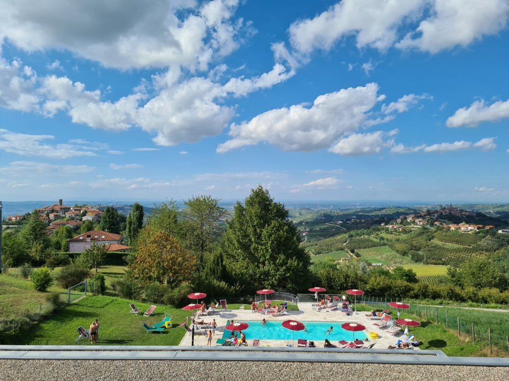 卡德尔卢波酒店主图