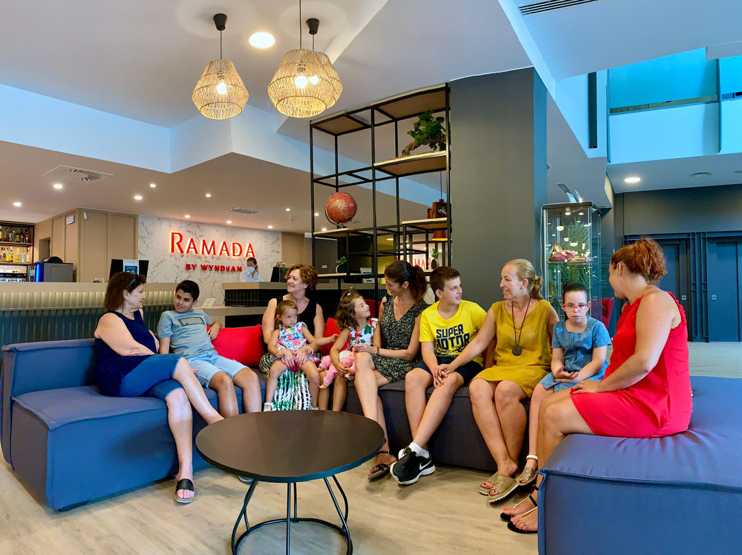 Ramada by Wyndham Valencia Almussafes主图