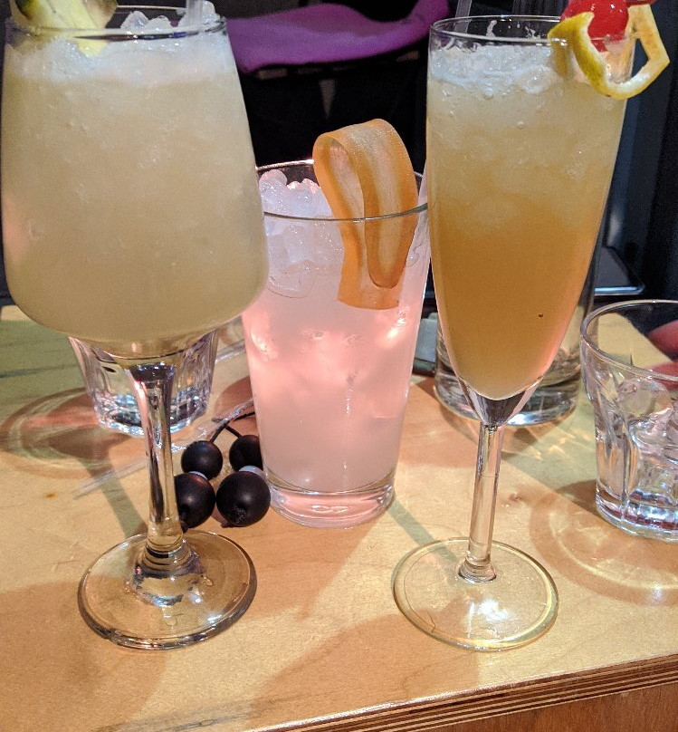 Peacock Tail Bar-干尼亚必去景点