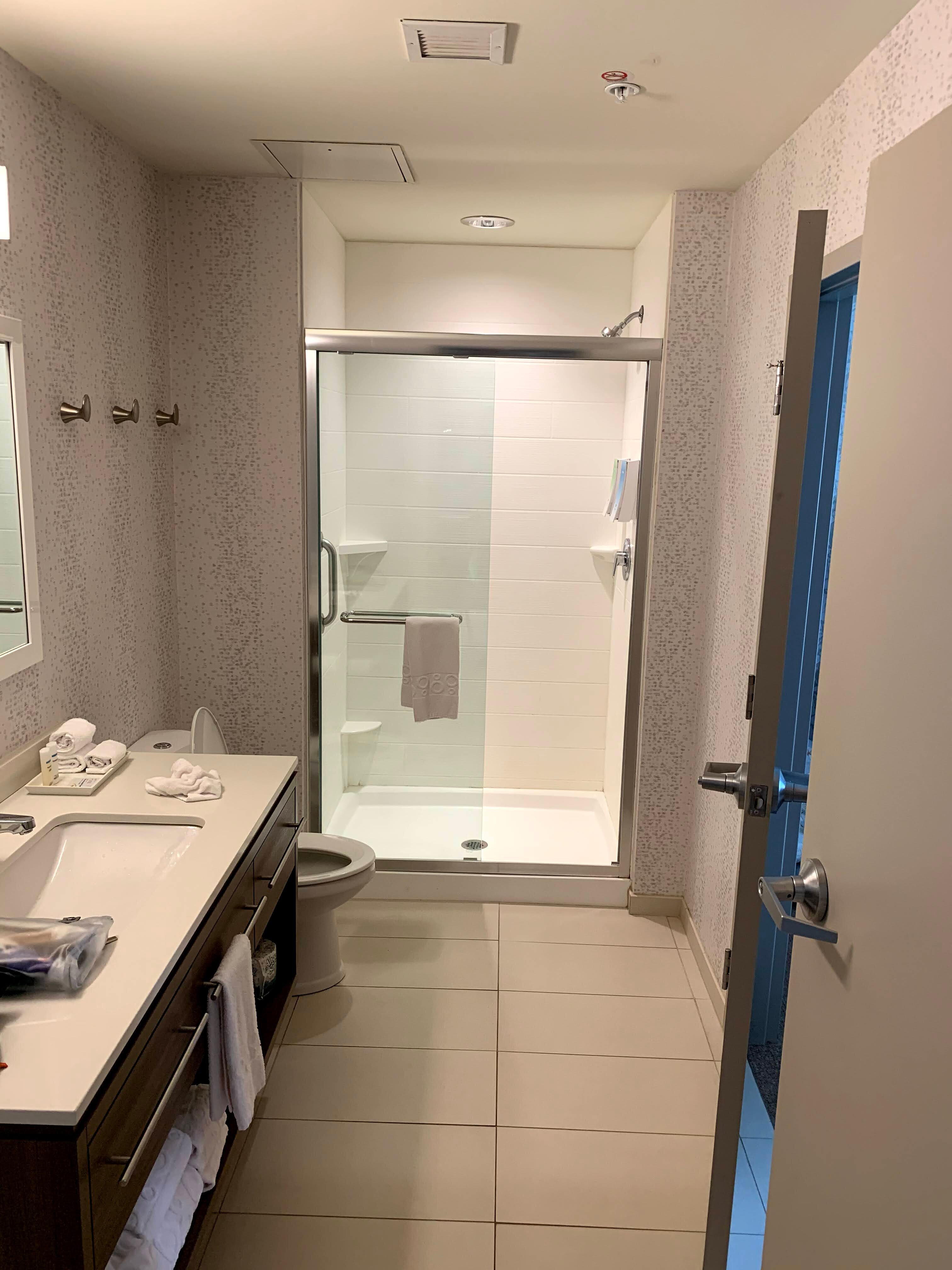 Home2 Suites by Hilton Springfield North-浴室