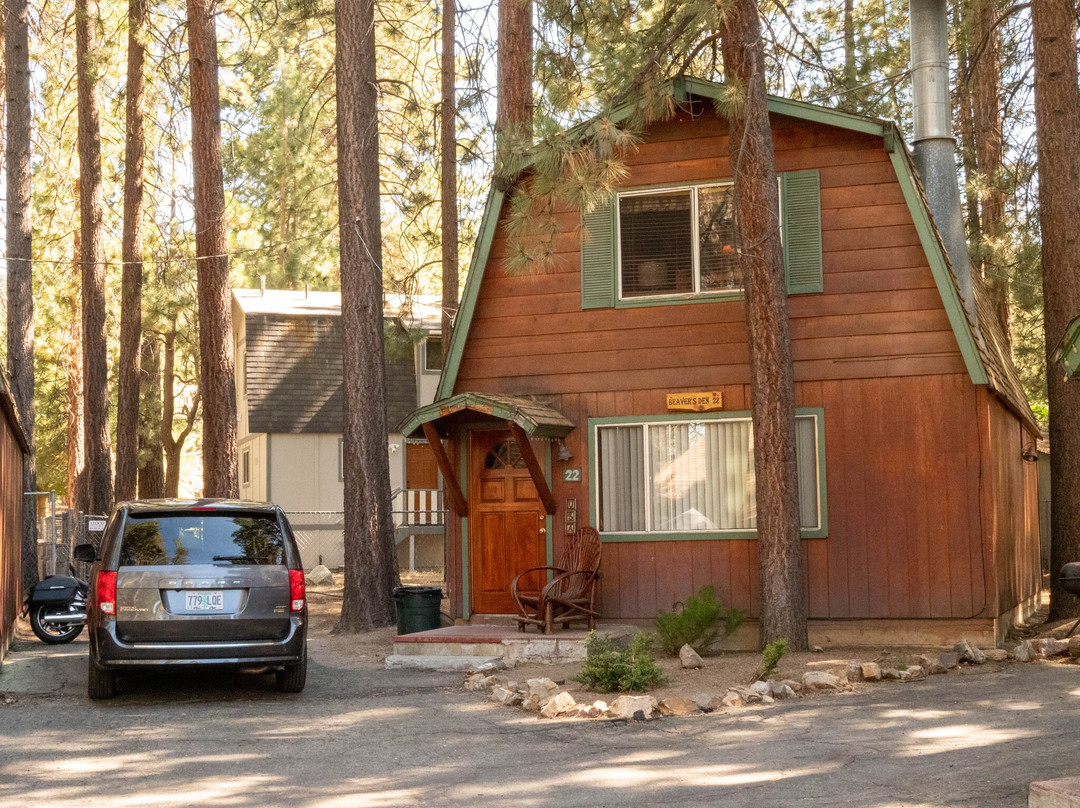 Golden Bear Cottages主图