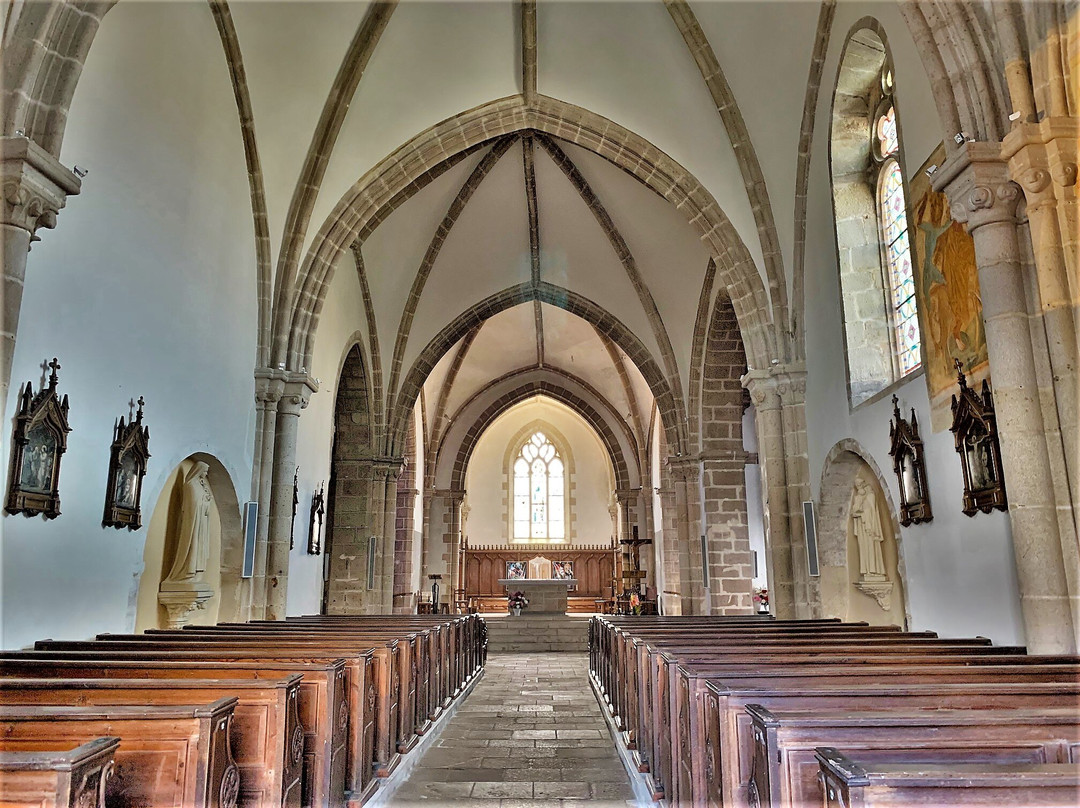 Eglise Saint-Martin-La Pommeraie-sur-Sevre必去景点