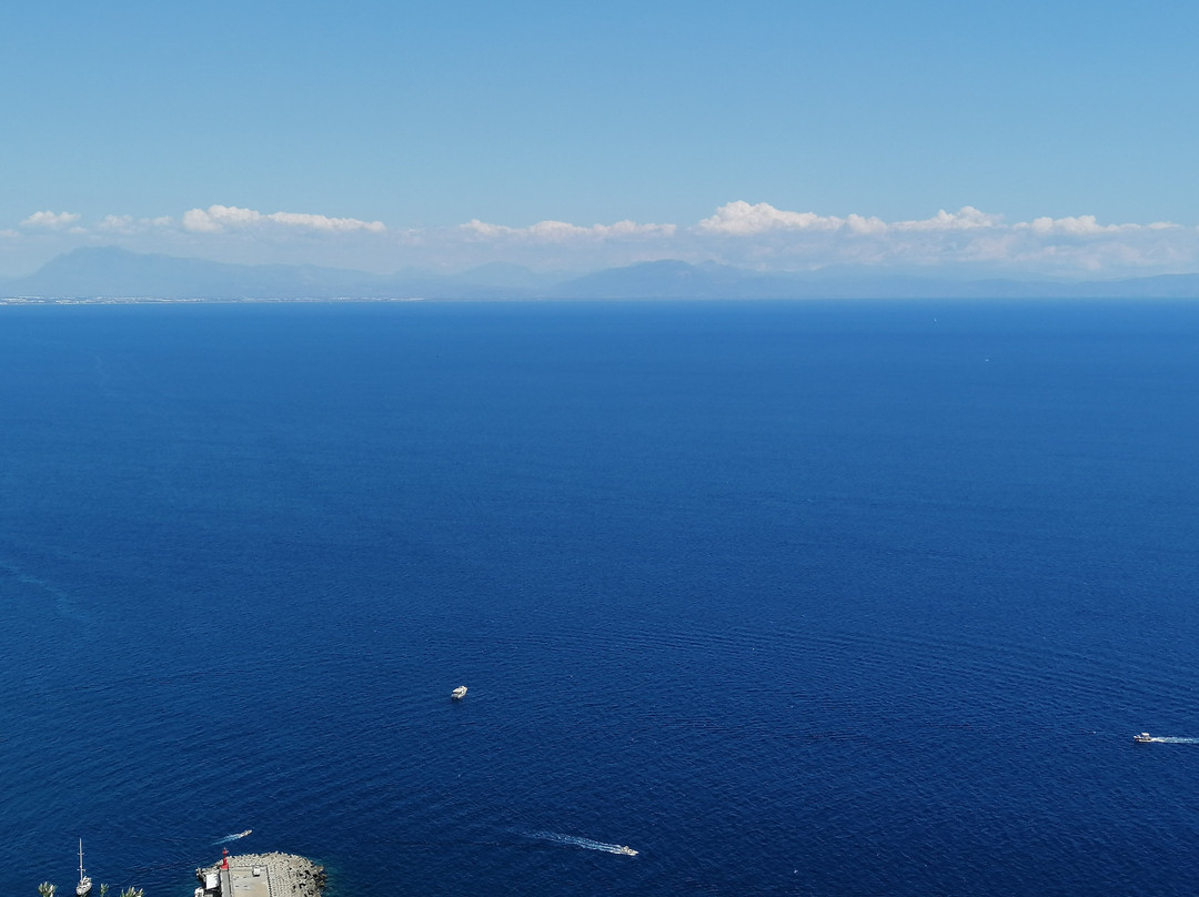 H.H.里帕尔梅酒店主图