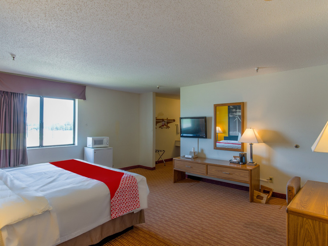 Super 8 by Wyndham Pratt主图