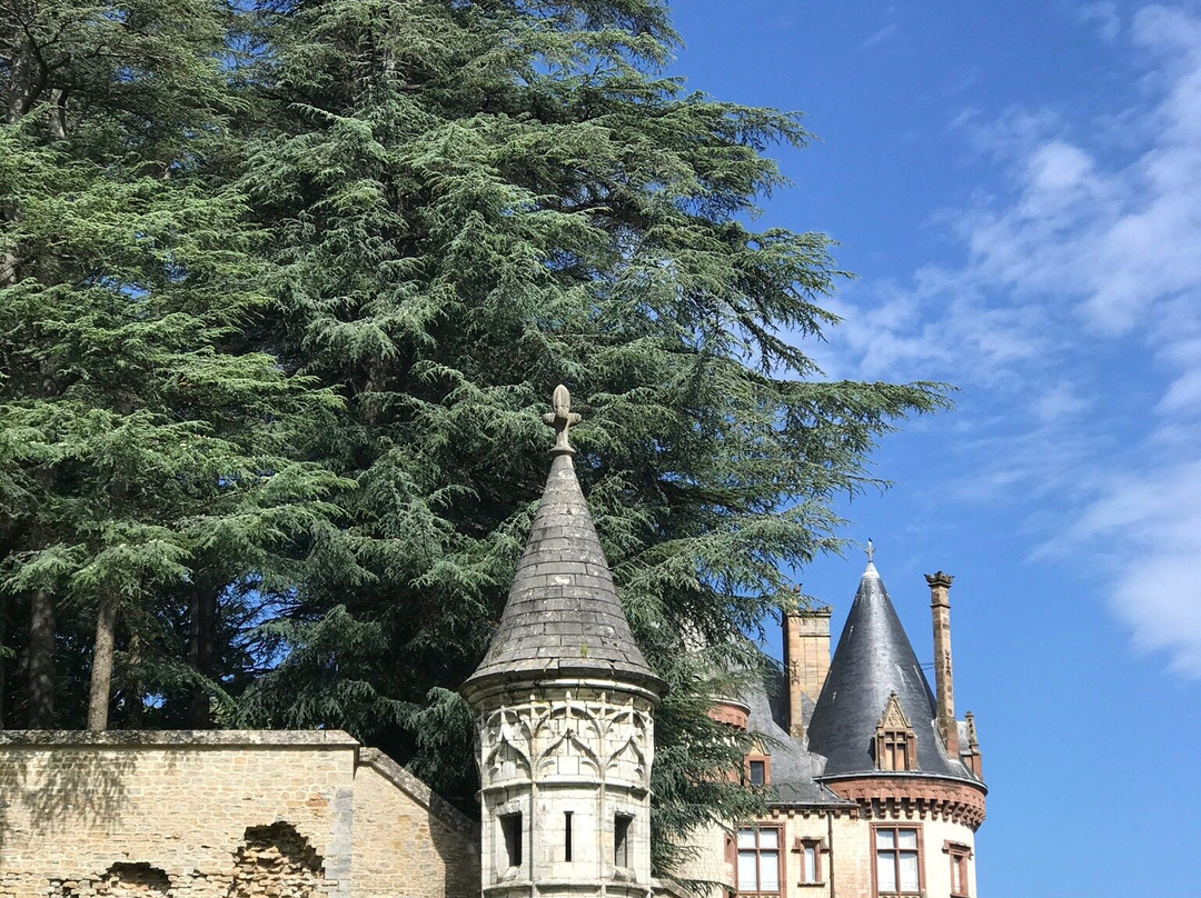 Golf Club du Chateau de Bournel-Cubry必去景点