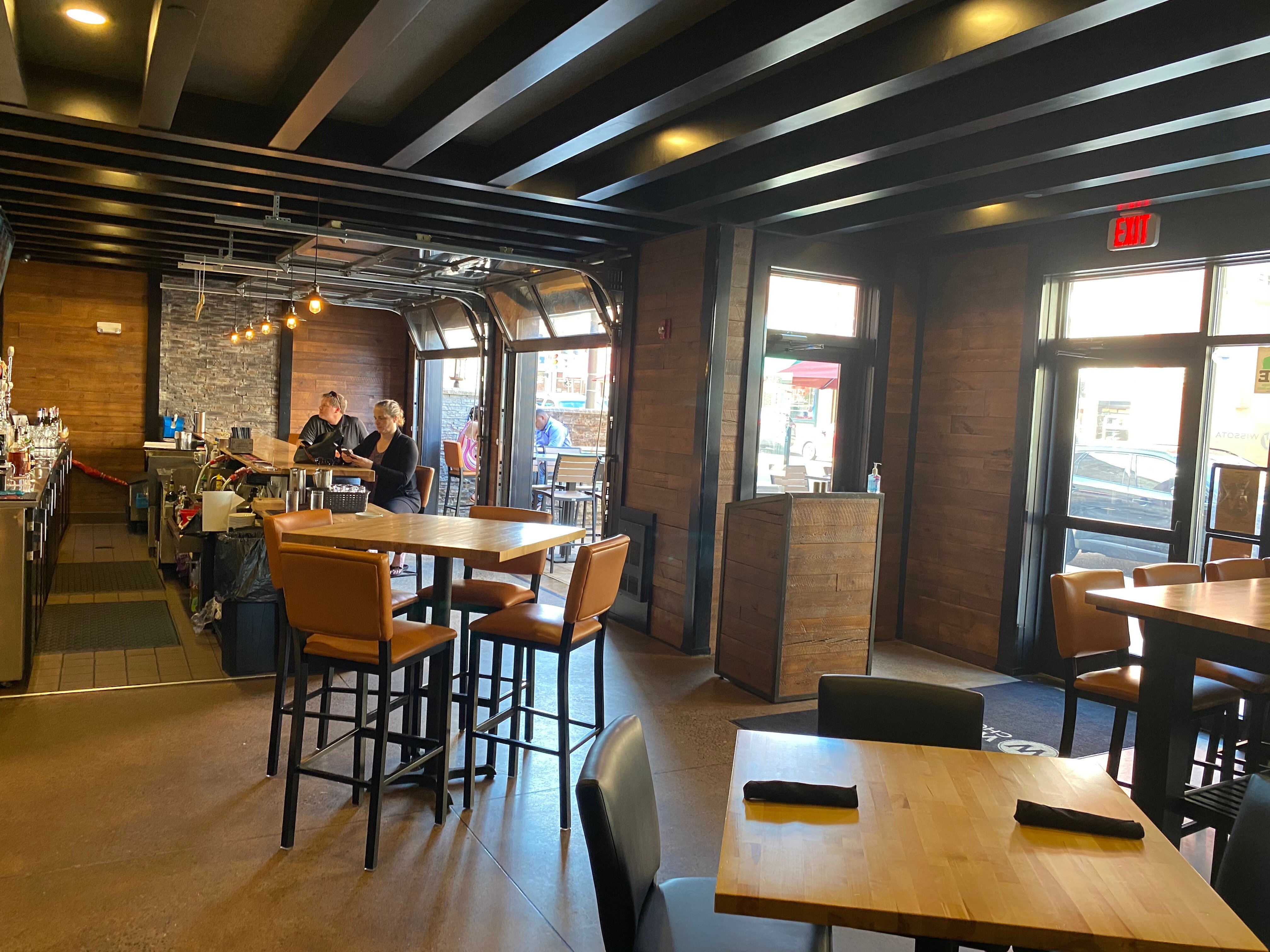 Cobblestone Hotel & Suites - Chippewa Falls-餐饮