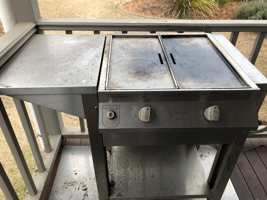 蓝礁湖海滩度假酒店主图