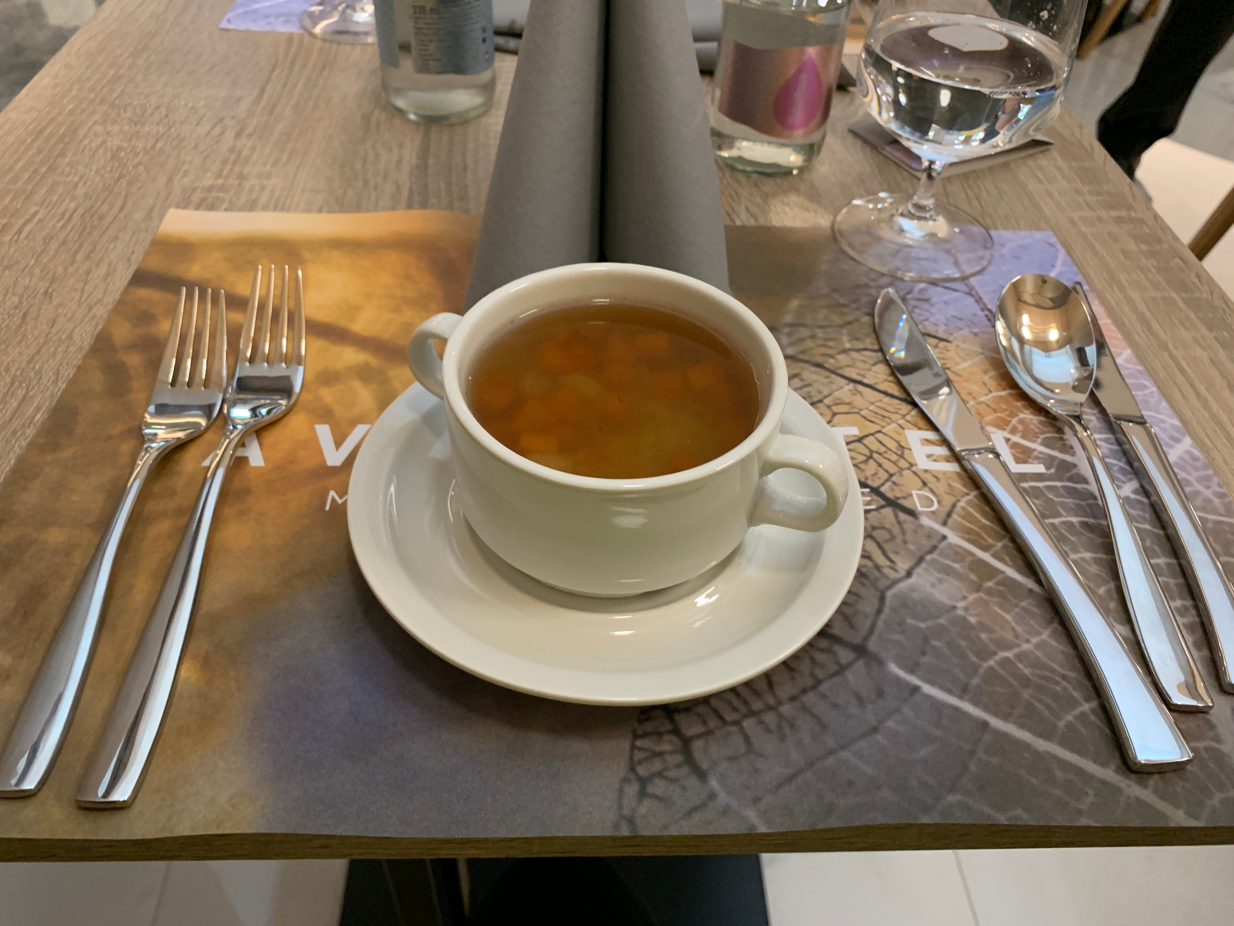 Avar Hotel-餐饮