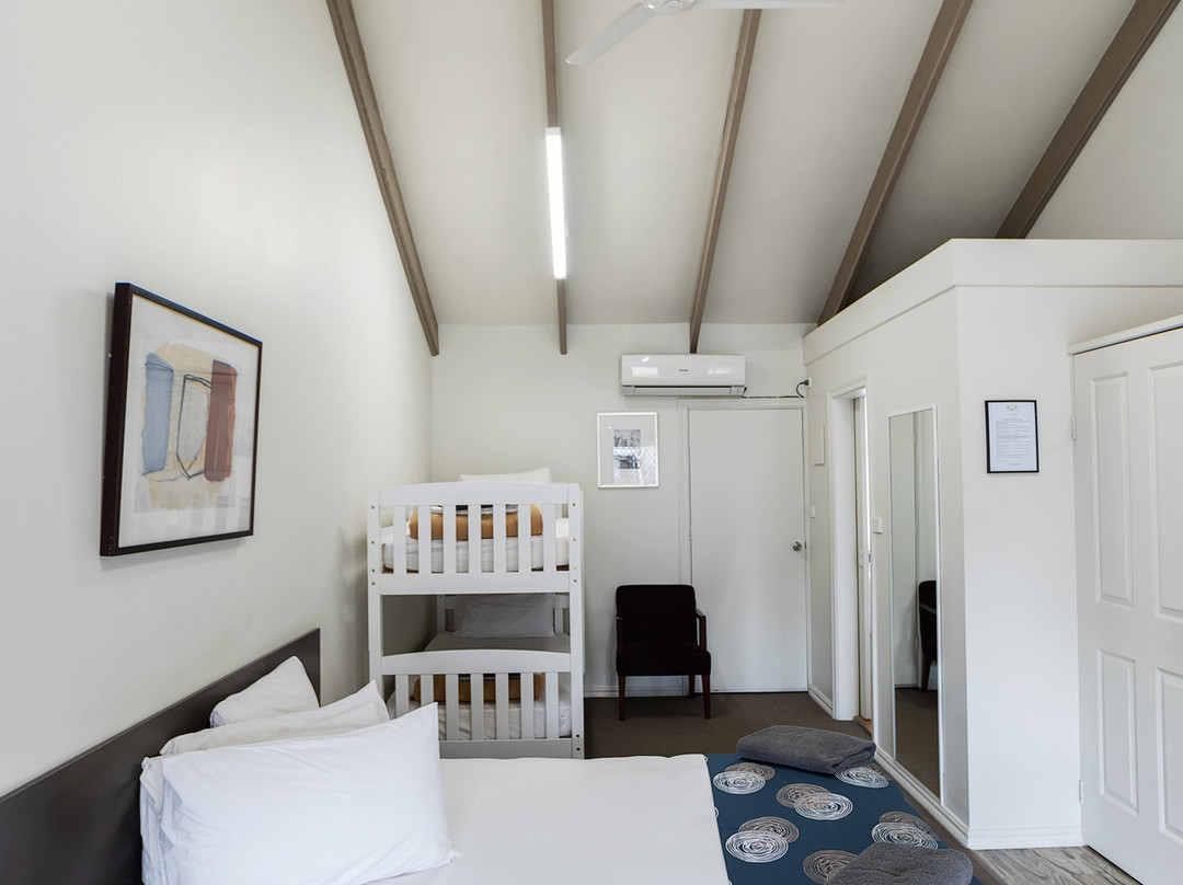 Canberra Ave Villas主图