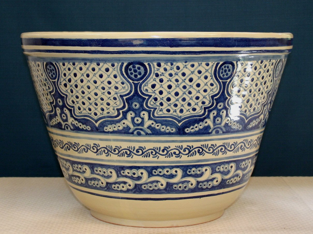 Gorky Pottery by Gorky Gonzalez景点图片