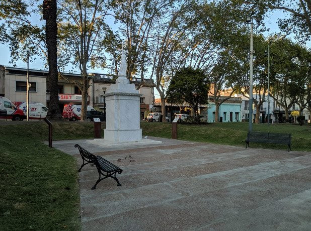 Plaza Constitucion-Paysandu必去景点