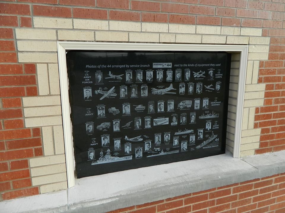 ERPS Memorial Stadium World War 2 Monument景点图片