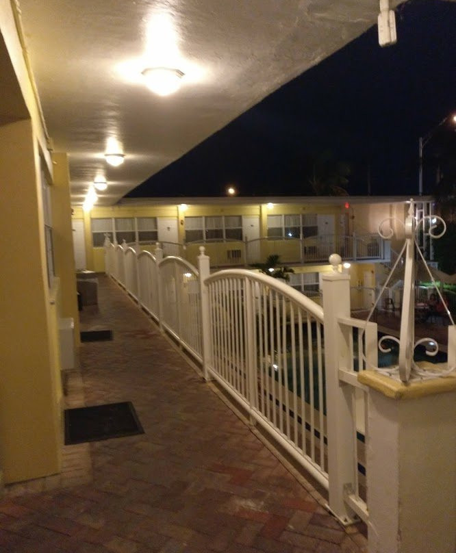 Beach Place Hotel主图