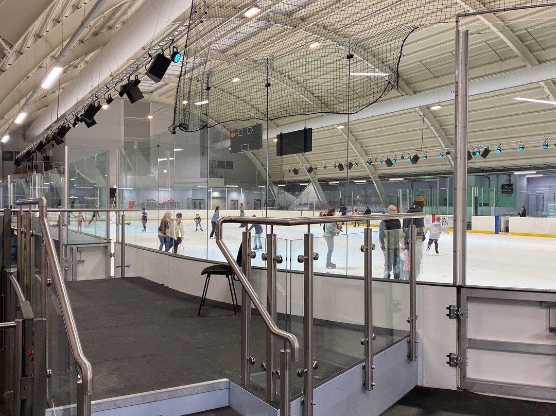 Slough Ice Arena景点图片