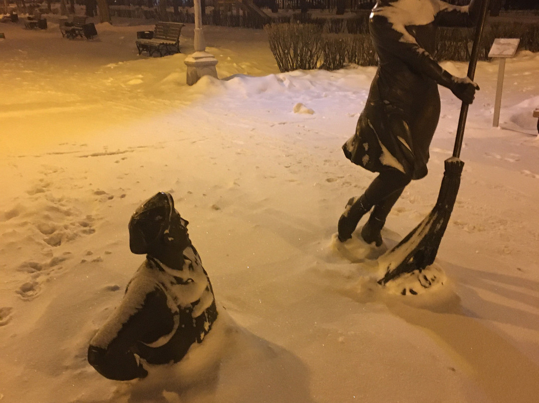 Monument to Street Cleaner and Plumber-Magnitogorsk必去景点
