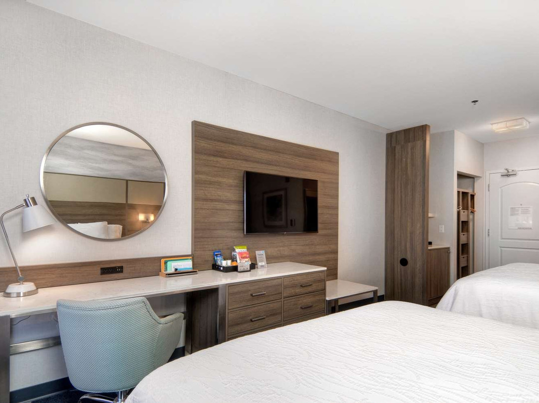 利弗莫尔希尔顿花园酒店主图