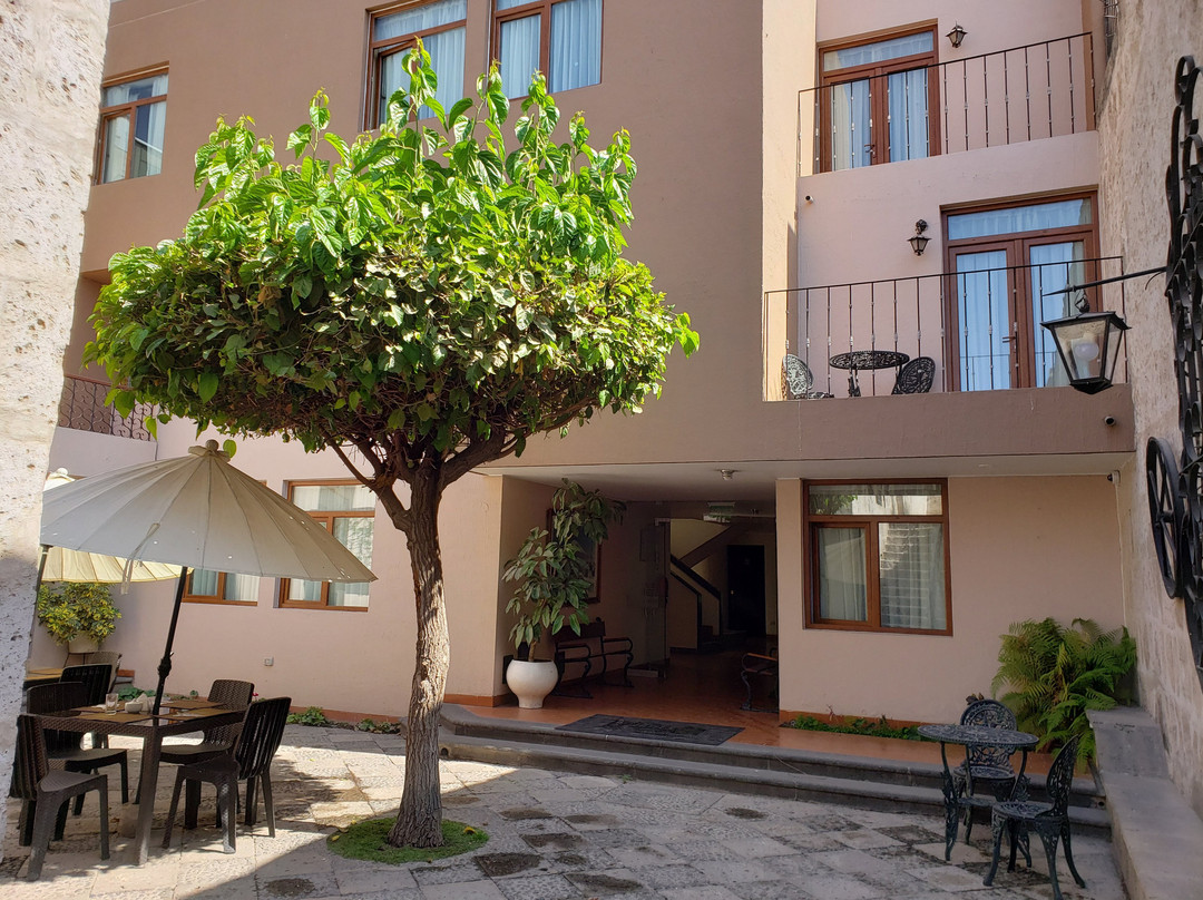 Los Tambos - Colonial主图