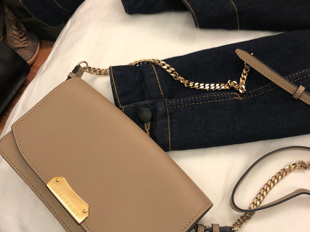 巴宝莉工厂店-伦敦必去景点