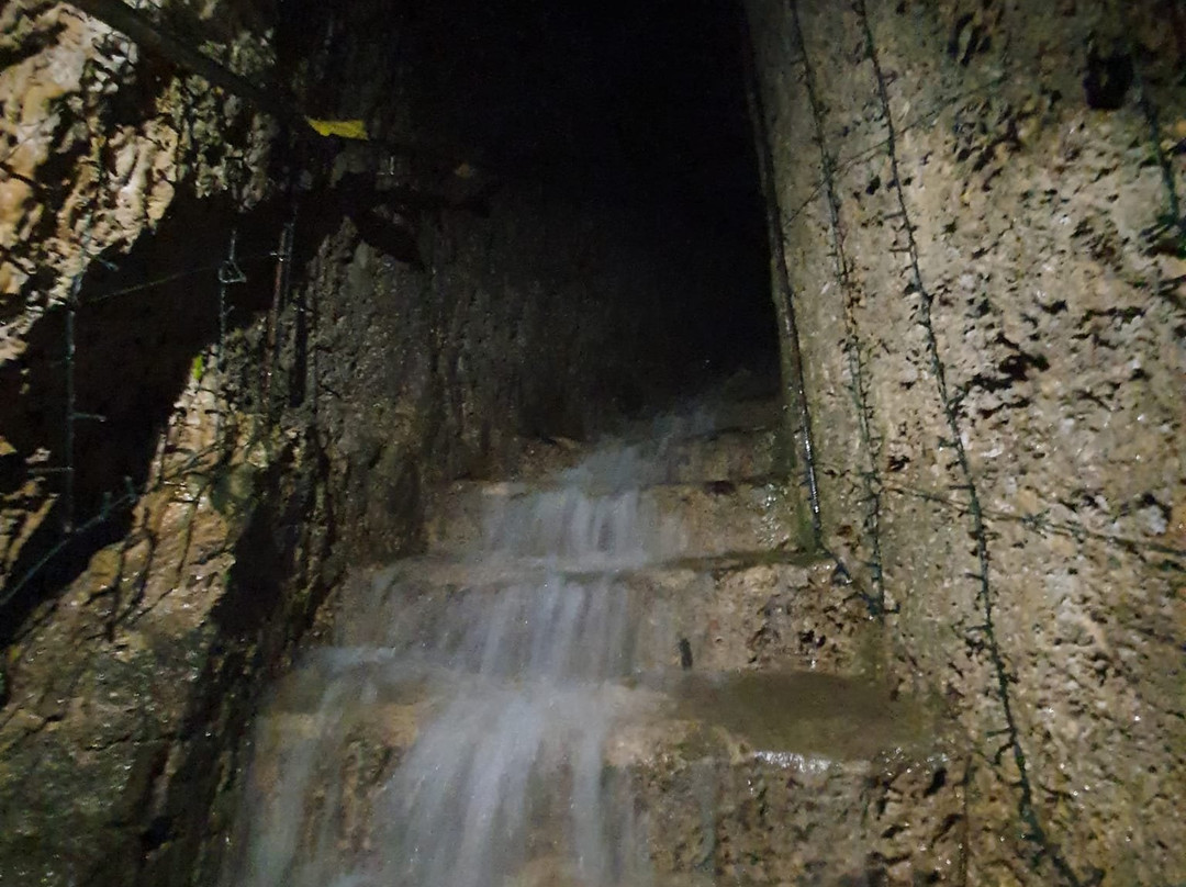 Grotte di Rescia-Claino con Osteno必去景点