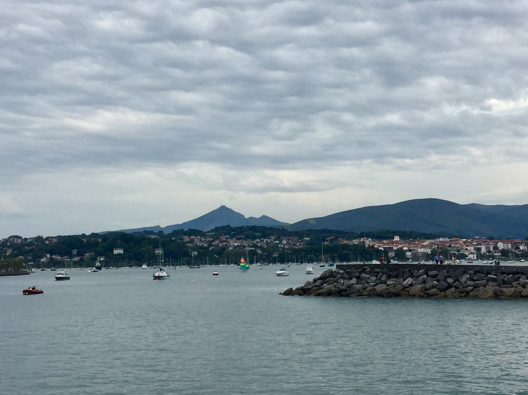 Playa de Hondarribia-富恩特拉比亚必去景点