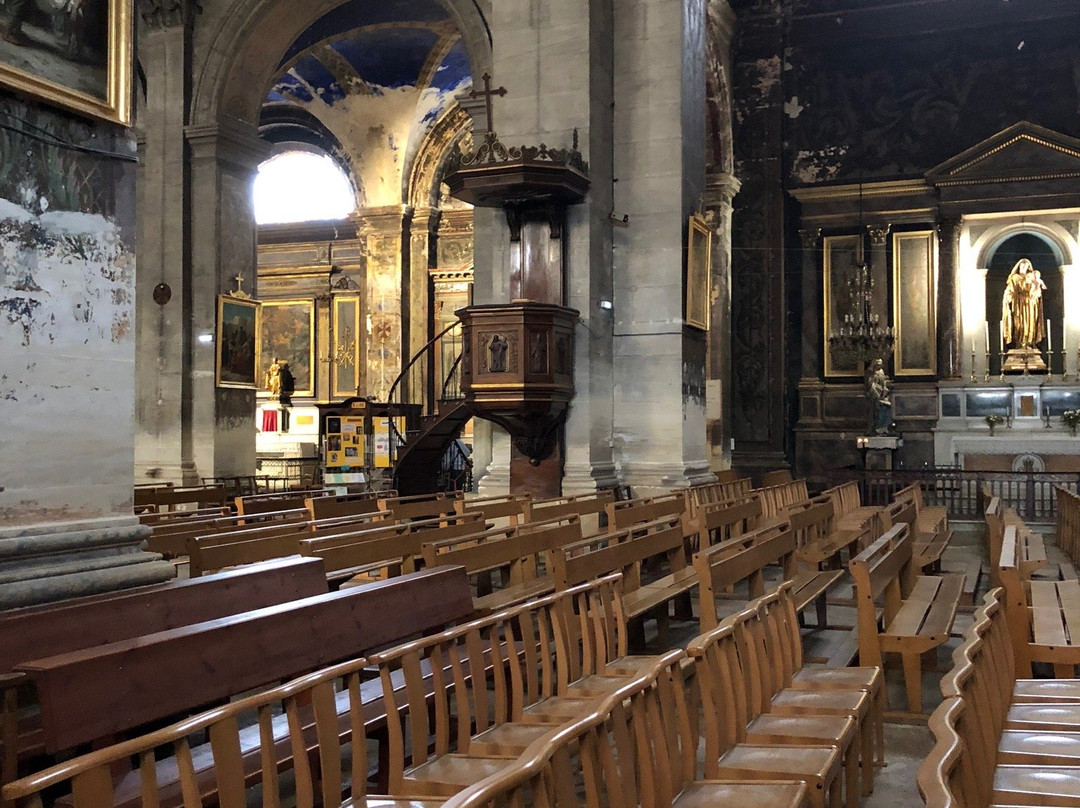 Église Catholique Collégiale Saint-Martin景点图片