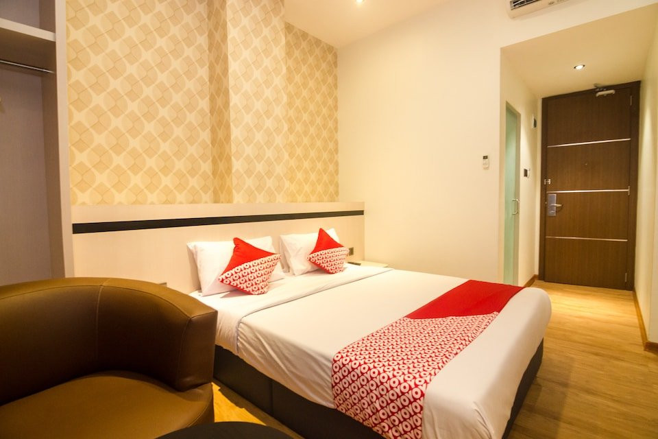 Capital O 1432 Blitz Hotel主图