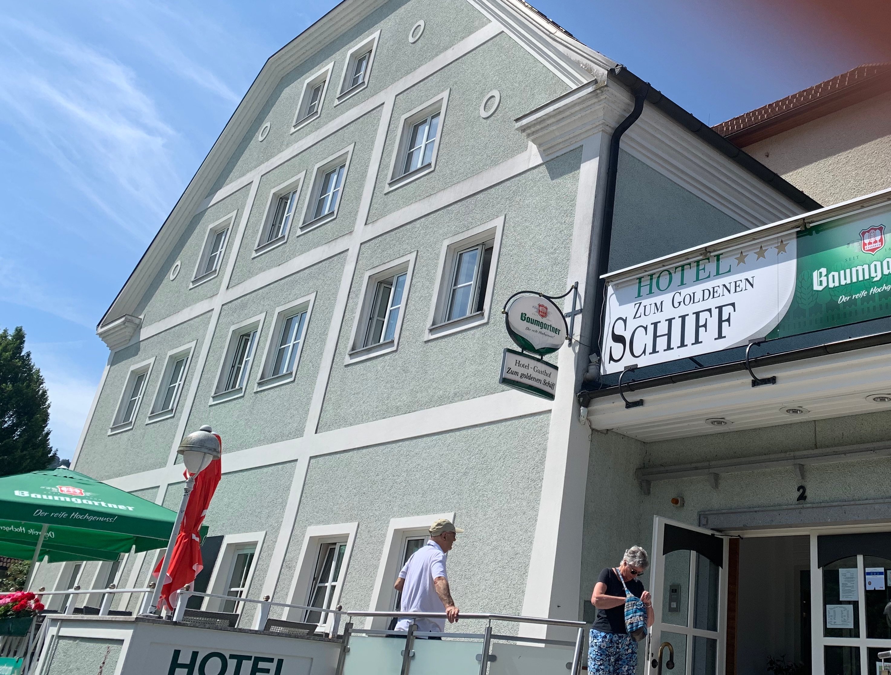 Goldenes Schiff Hotel-Mietparkplätze-官方