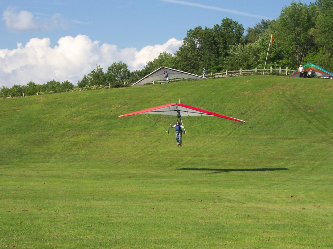 Mountain Wings Hang Gliding景点图片