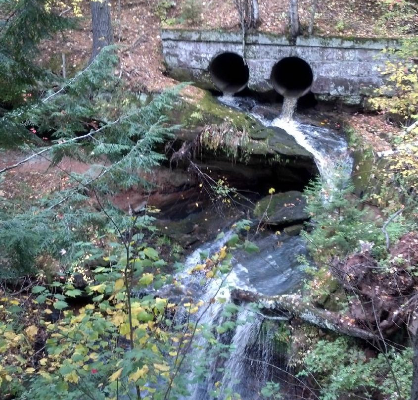 Washburn旅游景点-Houghton Falls Nature Preserve