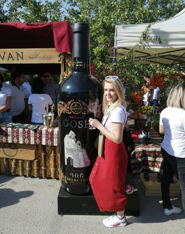 Momik Wines景点图片