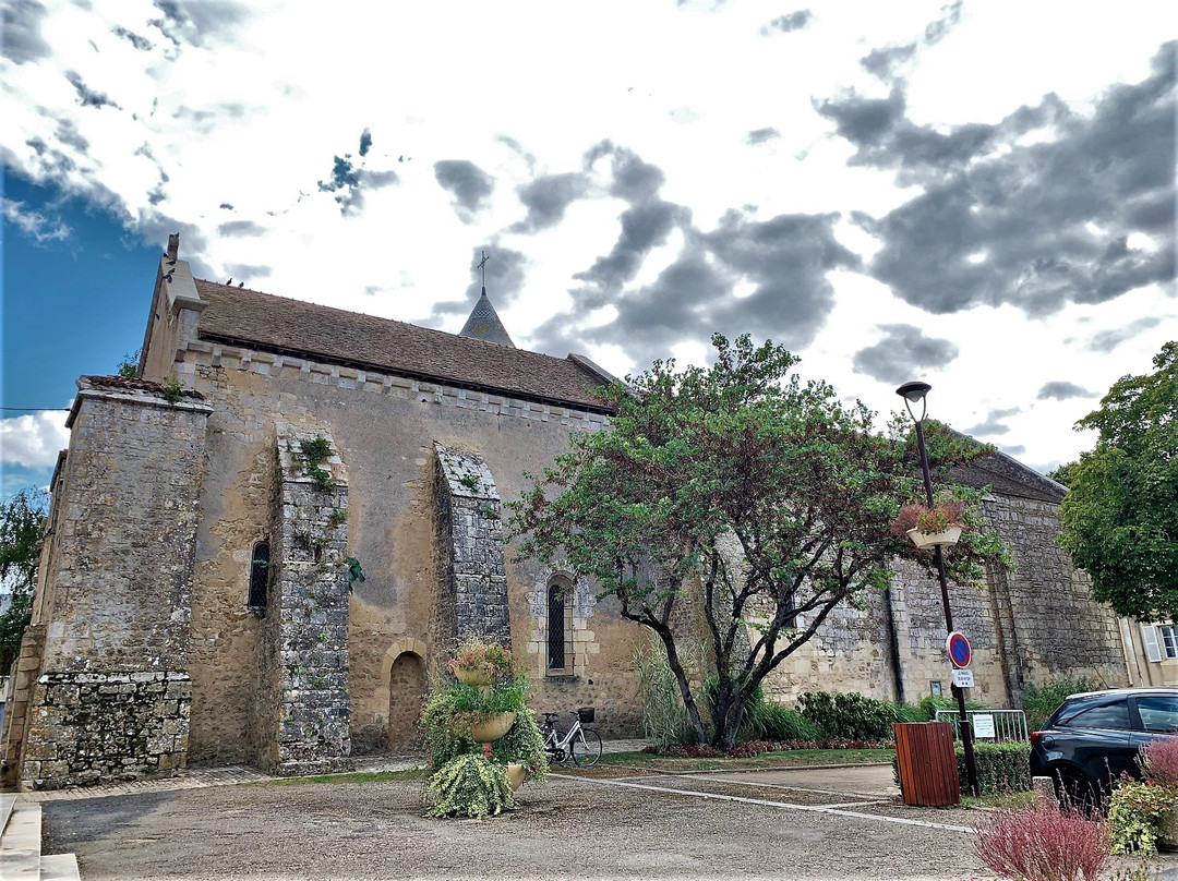 Eglise Saint-Jean-Baptiste-Vivonne必去景点