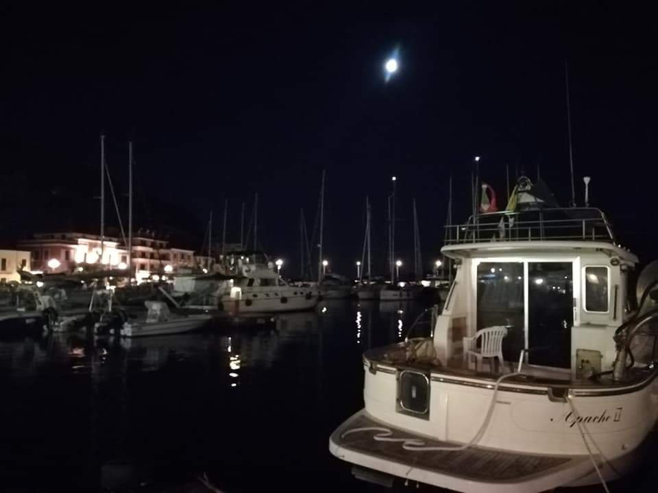 Spiaggia di Barbarossa-Porto Azzurro必去景点