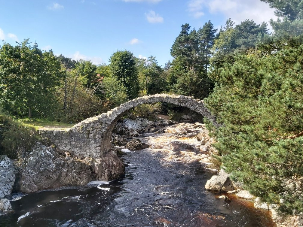 The Old Packhorse Bridge景点图片