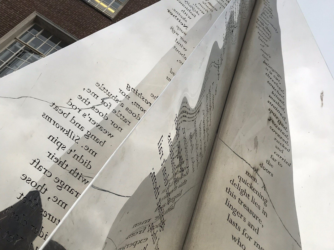 Exeter Riddle Sculpture-埃克塞特必去景点