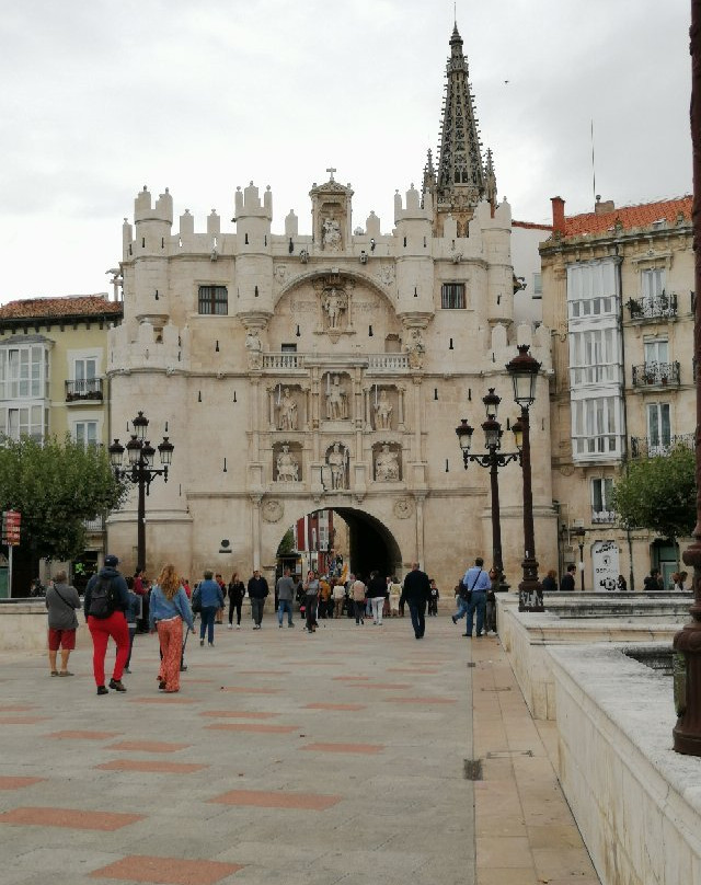 Arco de Santa Maria景点图片