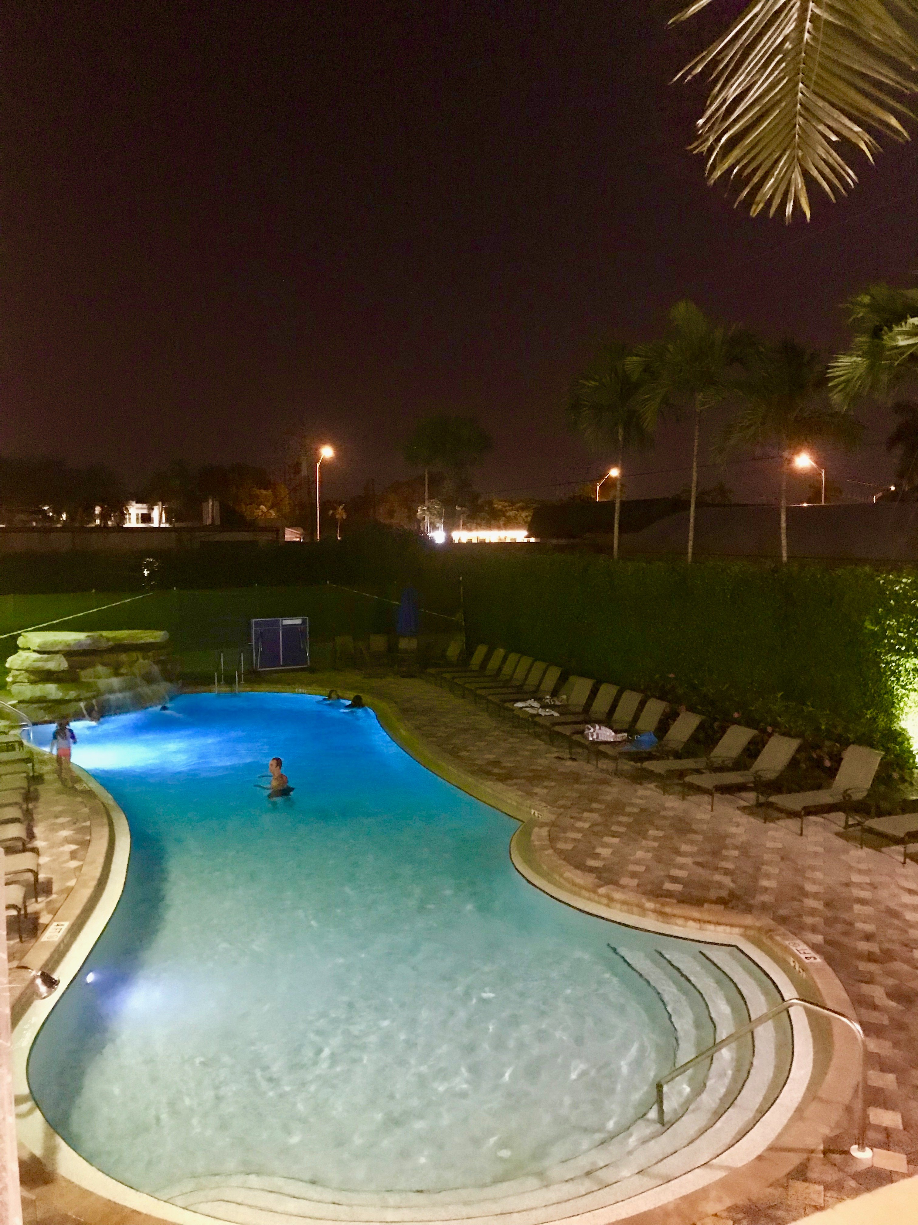 Hilton Naples-泳池