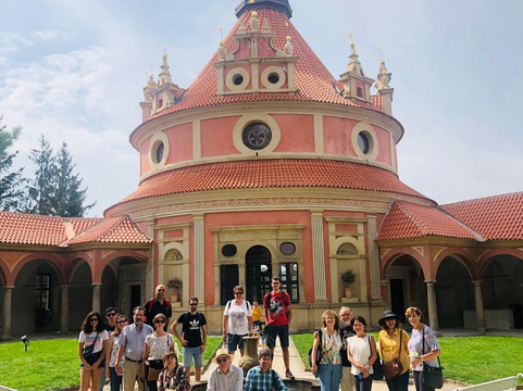 Dorado Tours - Persona Travel-布拉格必去景点