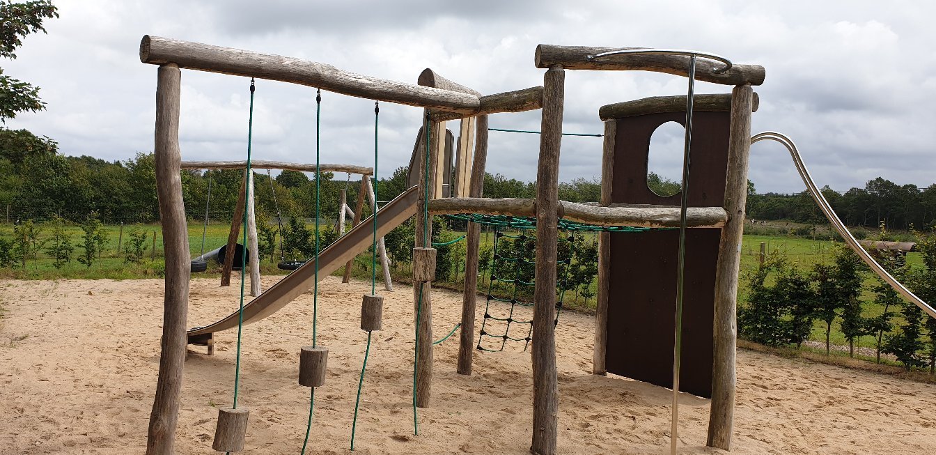 比隆农场假日-官方