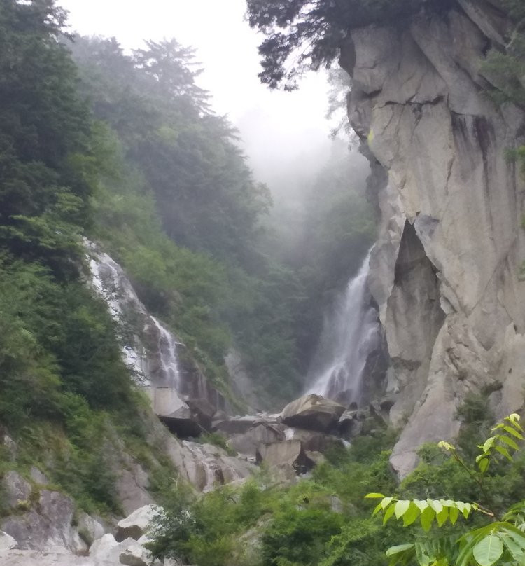 Hoo Waterfall景点图片