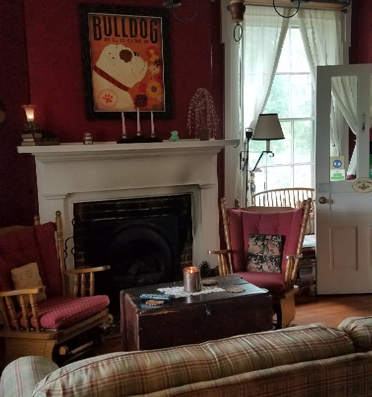 The Pines of Dresden Bed and Breakfast主图