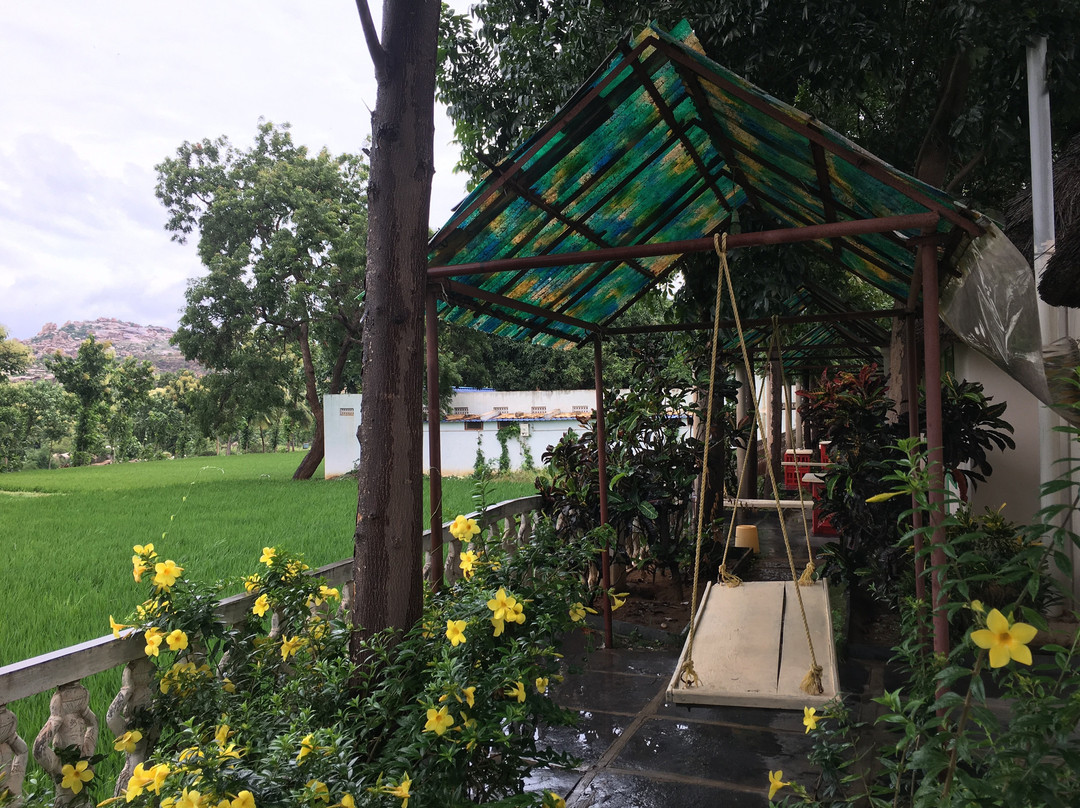 Mowgli's Cafe Hampi & Guest house主图