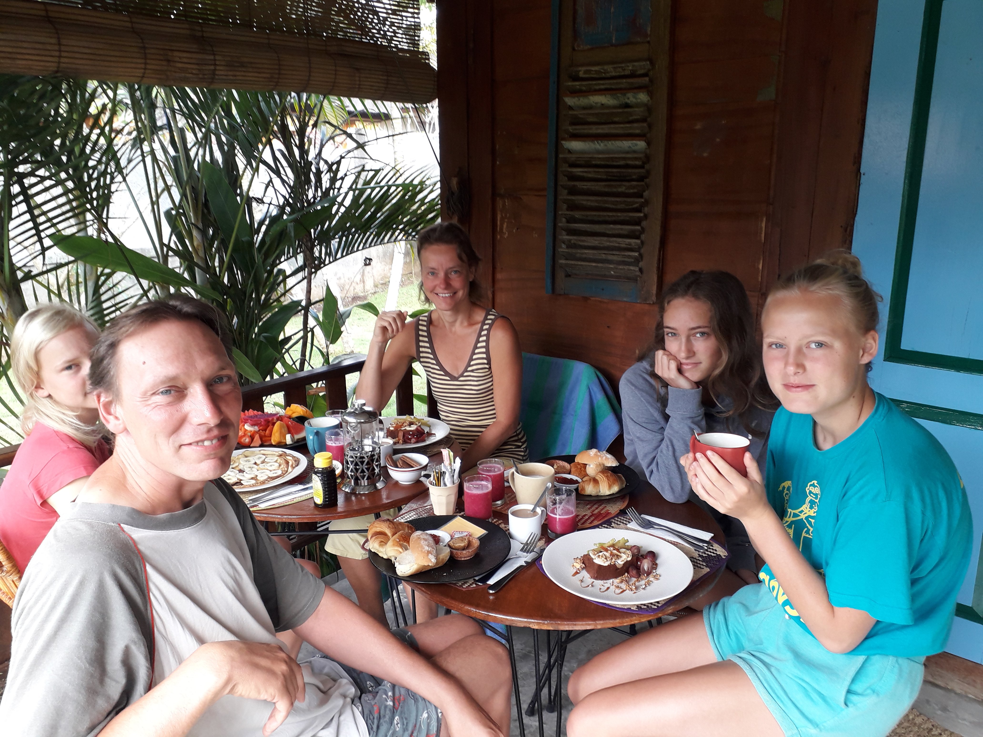 Kayu Bali Cemagi Guesthouse-餐饮