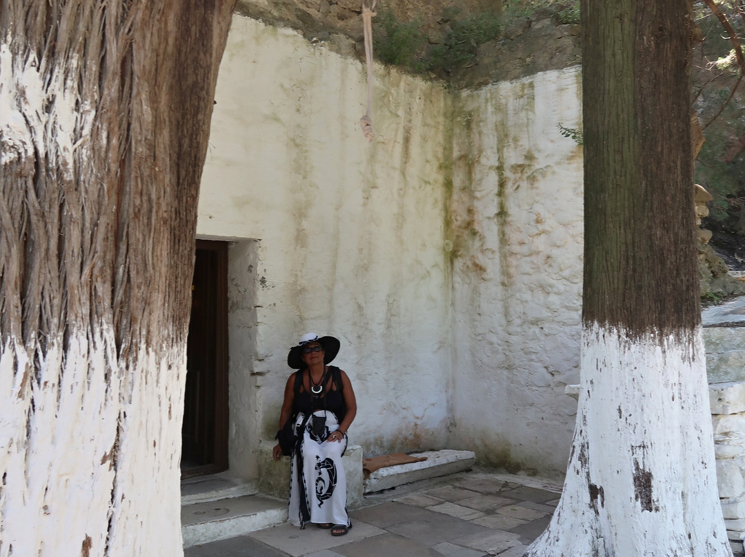 The Metamorphosis Church & ruins of the Venetian Castle-Karlovasi必去景点