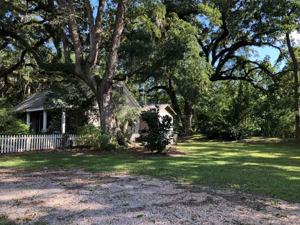 Country Charm Bed and Breakfast-浴室