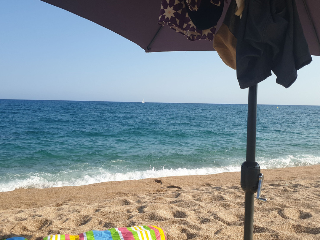 Platja de les Roques Blanques-Canet de Mar必去景点