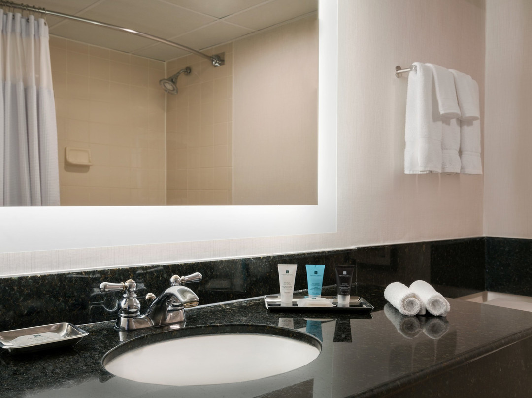 恩格尔伍德皇冠假日酒店主图